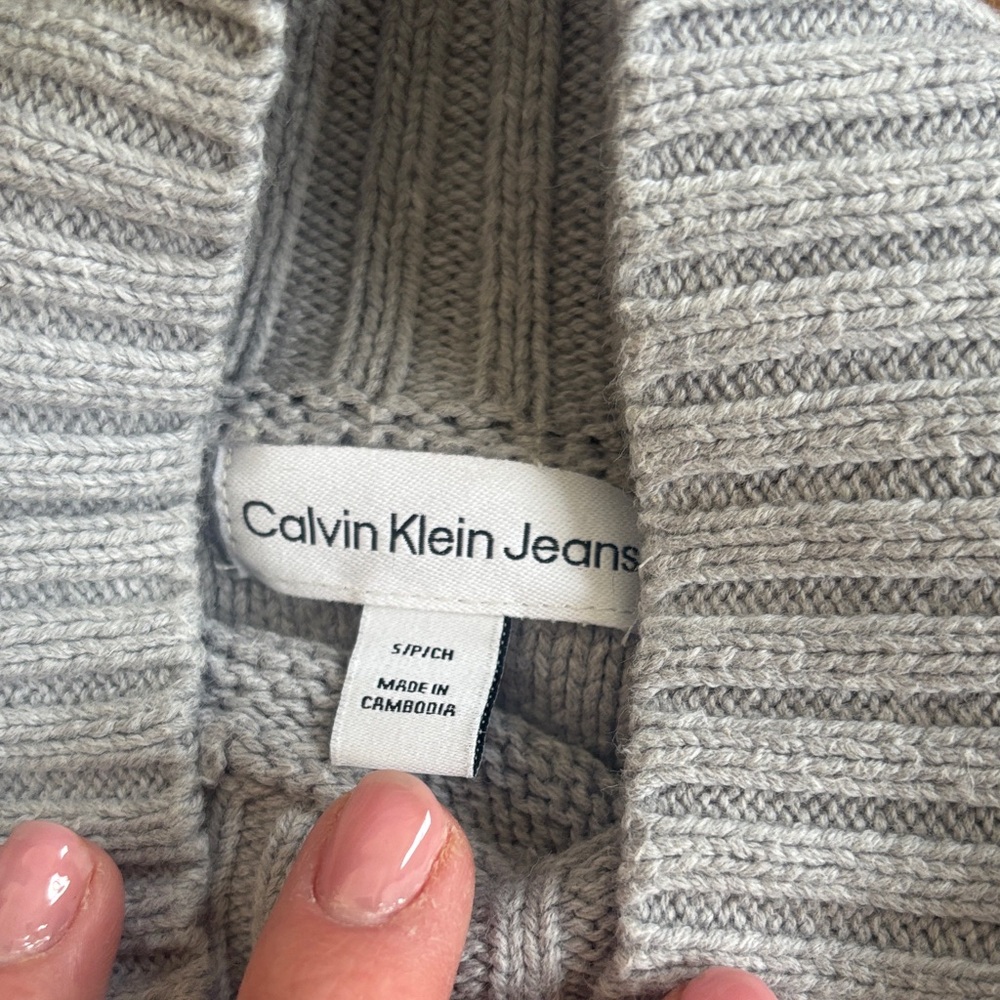 Calvin Klein Light Gray Cable Knit Turtleneck Sweater - Picture 3 of 4
